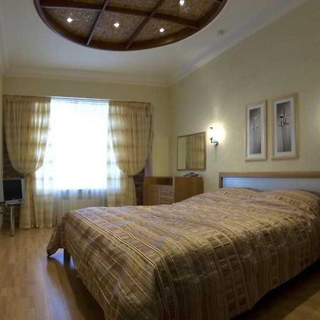 Zolotoy Pavlin Hotel Kemerovo Ngoại thất bức ảnh